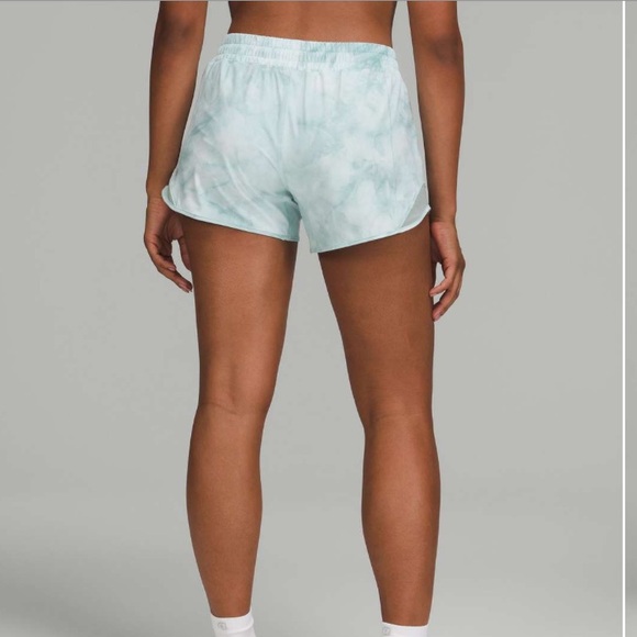 Lululemon Hotty Hot Low-Rise Lined Short - Picture 3 of 11